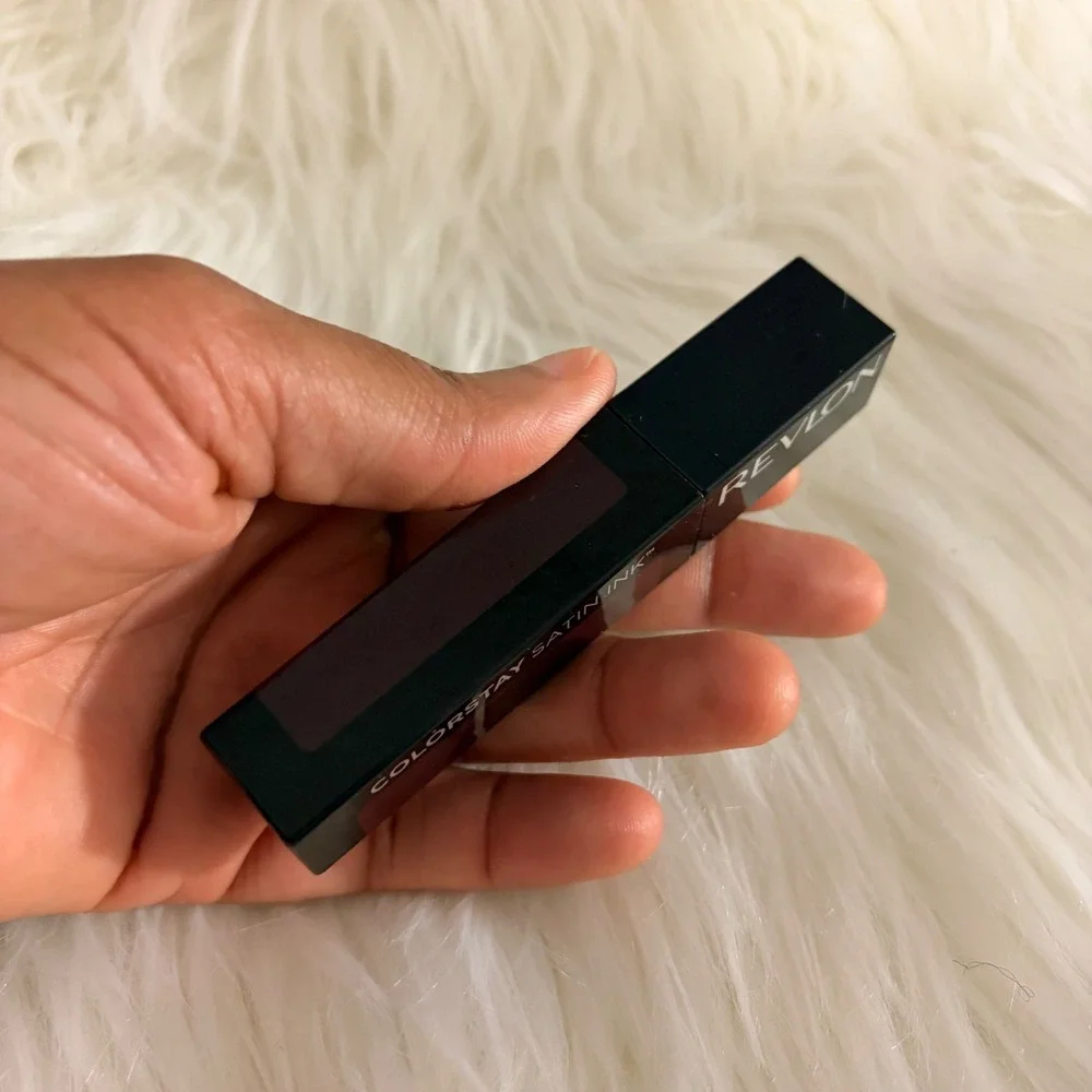 Revlon ColorStay Satin Ink Lipstick Womens 0.17oz Black Cherry 022 Like New DARK